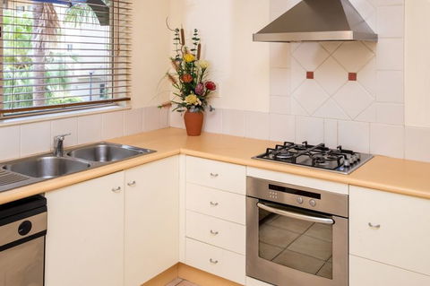 The Lakes Cairns Resort - Accommodation 4U 1