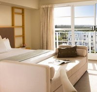 Quality Suites Deep Blue - Accommodation 4U