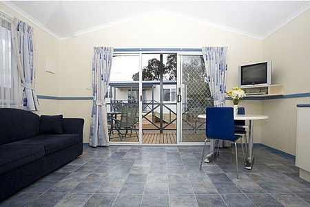 Crestview Top Tourist Park - Accommodation 4U 2
