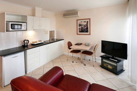 Best Western Ensenada Motor Inn And Suites - Accommodation 4U 3