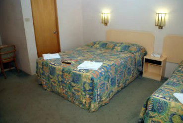 Oasis By The Lake - Accommodation 4U 1