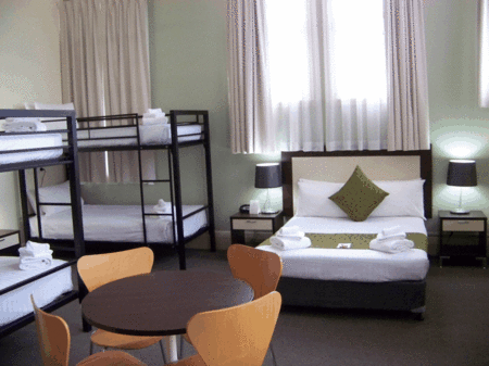 Aarons Hotel - Accommodation 4U 4