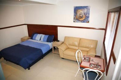 Across Country Motor Inn - Accommodation 4U 1