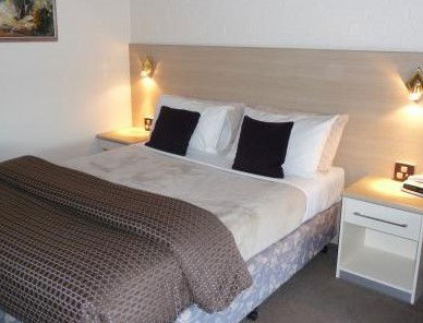 Hamiltons Townhouse Motel - Accommodation 4U 0