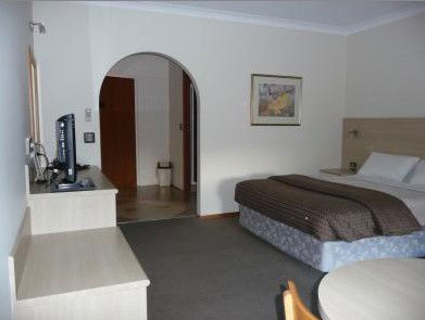Hamiltons Townhouse Motel - Accommodation 4U 2