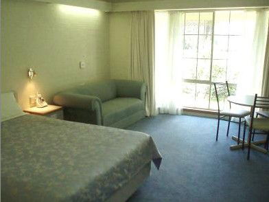 Hamiltons Townhouse Motel - Accommodation 4U 4