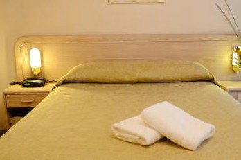 Motel 10 Motor Inn - Accommodation 4U 3