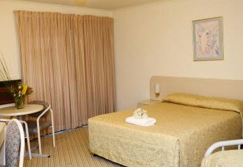Motel 10 Motor Inn - Accommodation 4U 4