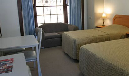 Colonial Lodge Motor Inn - Accommodation 4U 1