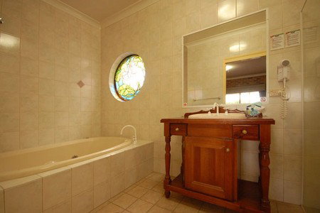 Country Gardens Motor Inn - Accommodation 4U 0