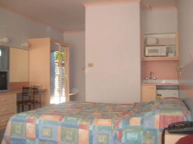 Golden Sands Motor Inn - Accommodation 4U 1