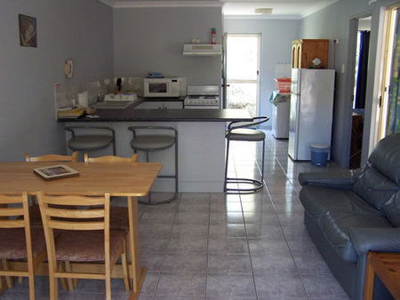 Palm Valley Motel And Holiday Units - Accommodation 4U 2