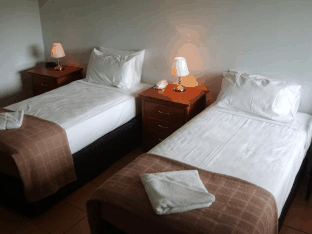 Cairns Reef Apartments And Motel - Accommodation 4U 3