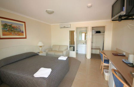Chinchilla Palms Motor Inn - Accommodation 4U 1
