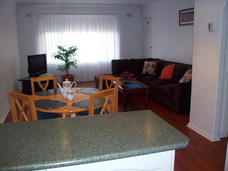 AA Madalena Court Holiday Apartments - Accommodation 4U 2