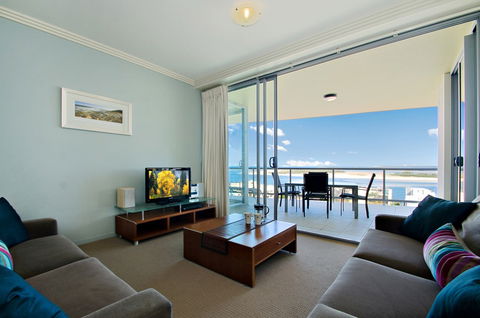 Pumicestone Blue Resort - Accommodation 4U 1