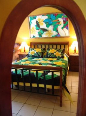Airlie Beach Myaura Bed And Breakfast - Accommodation 4U 3