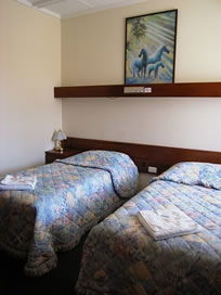 Golden Hills Motel - Accommodation 4U 2