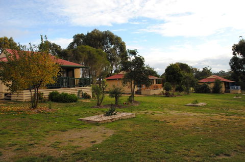 Lakes Entrance Country Cottages - Accommodation 4U 0