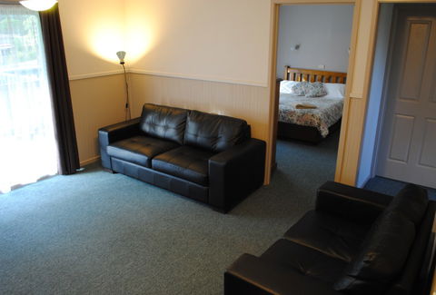 Lakes Entrance Country Cottages - Accommodation 4U 1