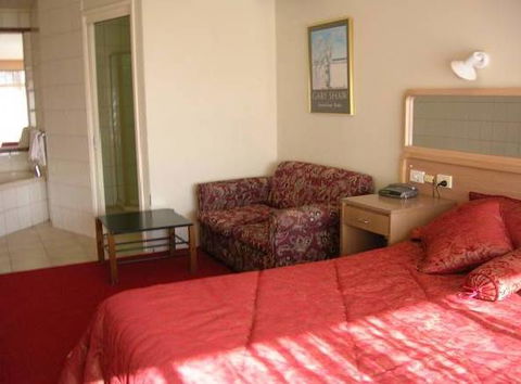 Peninsula Motor Inn And Tyabb Fly Inn - Accommodation 4U 3