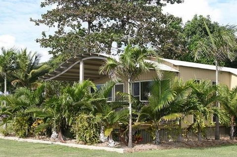 BIG4 Rollingstone Beach Caravan Resort - Accommodation 4U 0