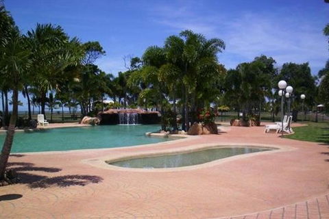 BIG4 Rollingstone Beach Caravan Resort - Accommodation 4U 4