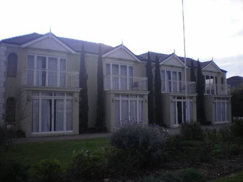 Colonial Village Motel - Accommodation 4U 1