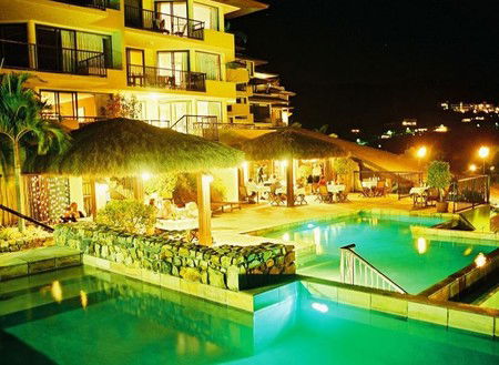 Waters Edge Resort - Accommodation 4U 1