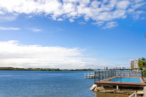 Banyandah Towers - Accommodation 4U 4