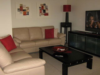 Beachfront Towers - Accommodation 4U 8