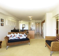 Oaks Seaforth Resort - Accommodation 4U