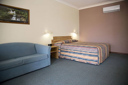 Cumberland Motor Inn - Accommodation 4U 6