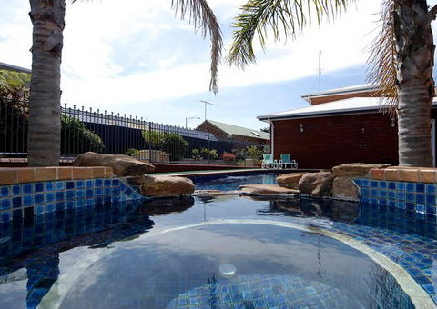 Comfort Inn The International - Accommodation 4U 1