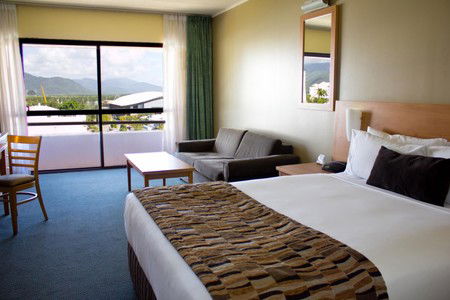 Rydges Plaza Cairns - Accommodation 4U 3