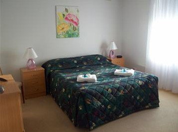 AA Madalena Court Holiday Apartments - Accommodation 4U 3