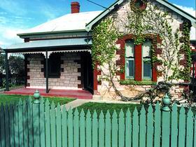 Naracoorte Cottages - Smith Street Villa - Accommodation 4U 0