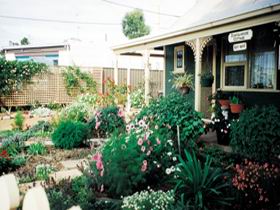 Schoolhouse Cottage - Accommodation 4U 0