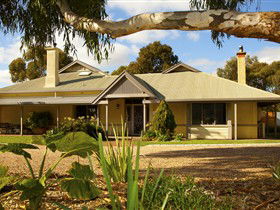Whistler Farm - Accommodation 4U 0