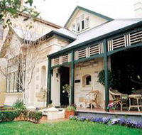 Water Bay Villa Bed and Breakfast - Accommodation 4U