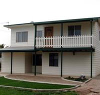 Louth Bay Holiday Apartment - Accommodation 4U