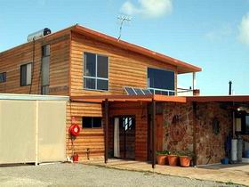 Shboo Shelly Beach Lodge - Accommodation 4U 0