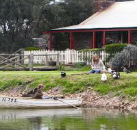 Stonewell Cottages and Vineyards - Accommodation 4U