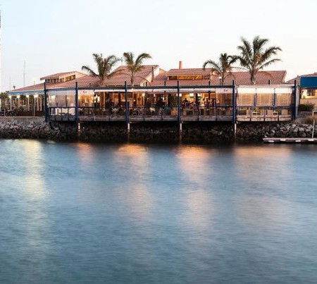 Marina Hotel And Apartments - Accommodation 4U 1