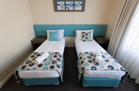 Marina Hotel And Apartments - Accommodation 4U 3