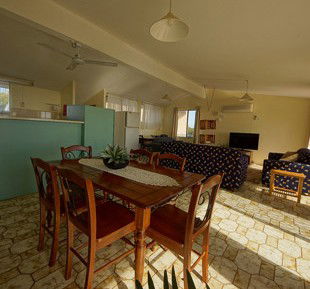 Sea Air-a Siesta 5 - Accommodation 4U 2