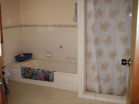 The Folly Holiday Home - Accommodation 4U 3