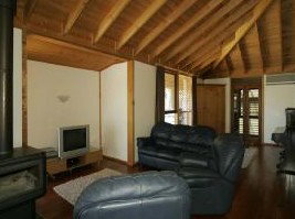 McLaren Ridge 4 - McLaren Ridge Log Cabins - Accommodation 4U 1