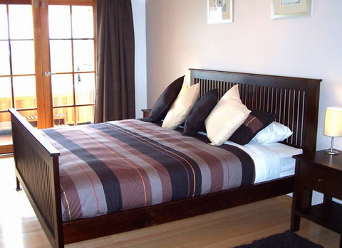 McLaren Ridge 3 - McLaren Ridge Log Cabins - Accommodation 4U 3