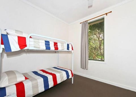 Sea Sand And Scrub Holiday House - Accommodation 4U 1
